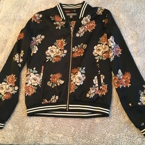 AE Floral zip up jacket